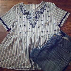 Size medium, Target brand top.